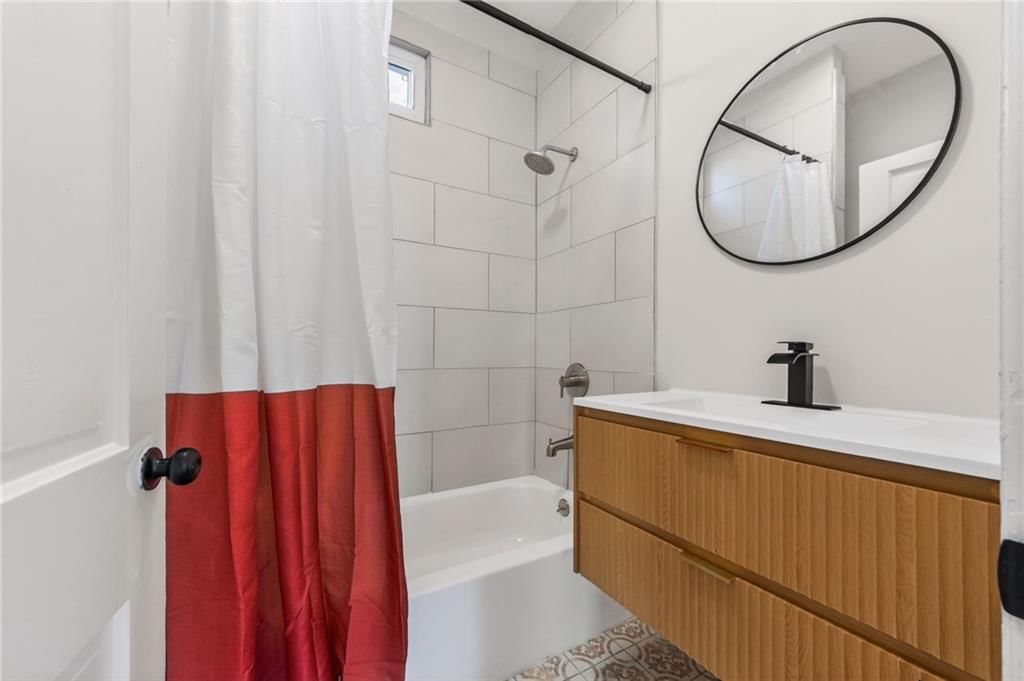 712 Seneca Street — photo 18
