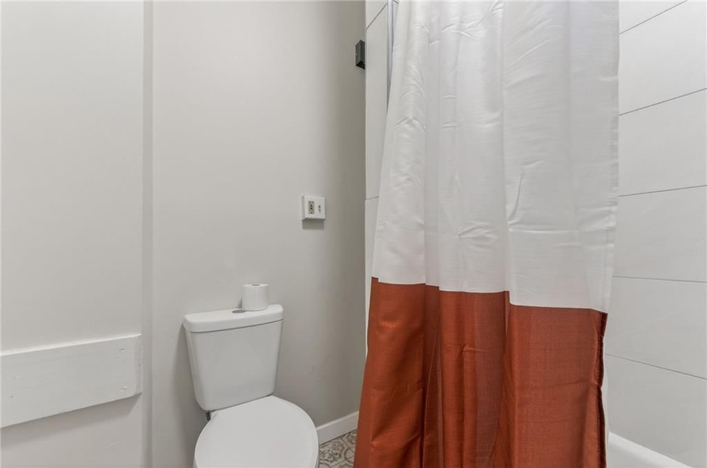 712 Seneca Street — photo 19