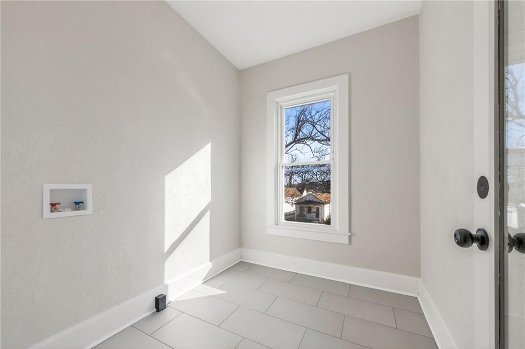 712 Seneca Street — photo 25