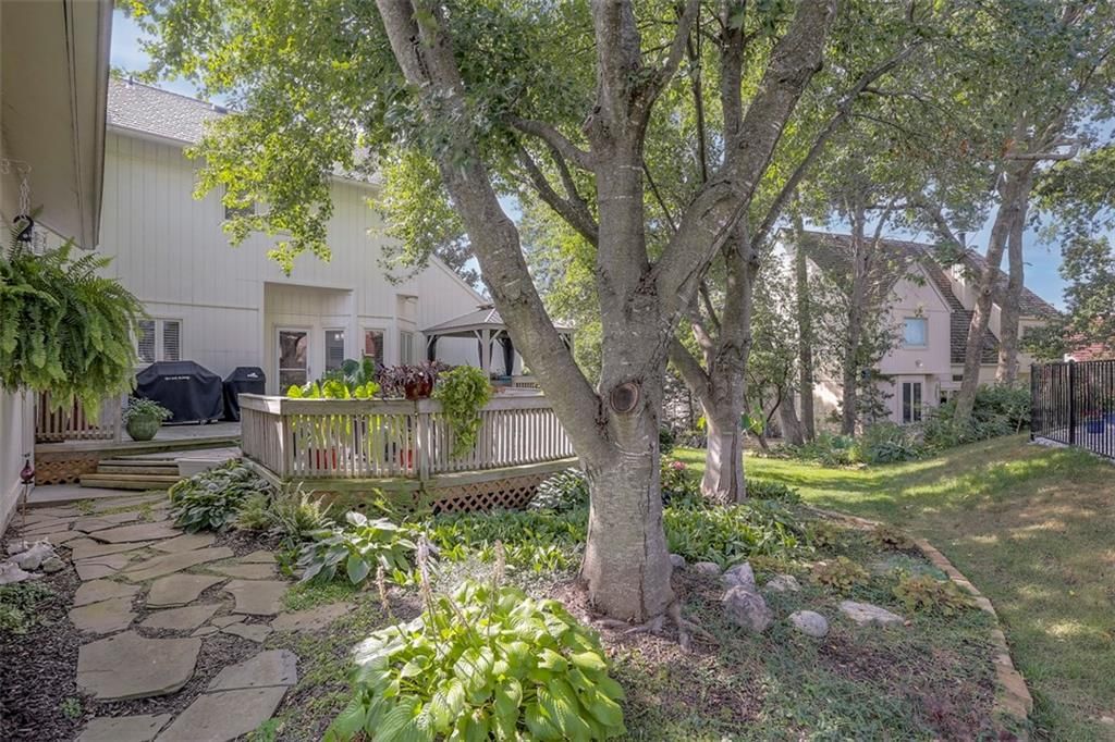 1112 NE Long Ridge Road — photo 34