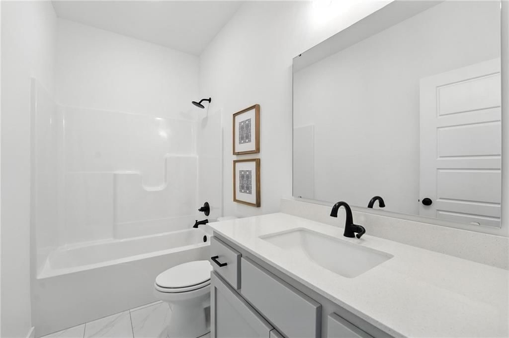 10641 N Jefferson Street — photo 17