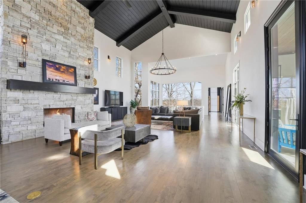 6949 Watson's Country Lane, Parkville, MO