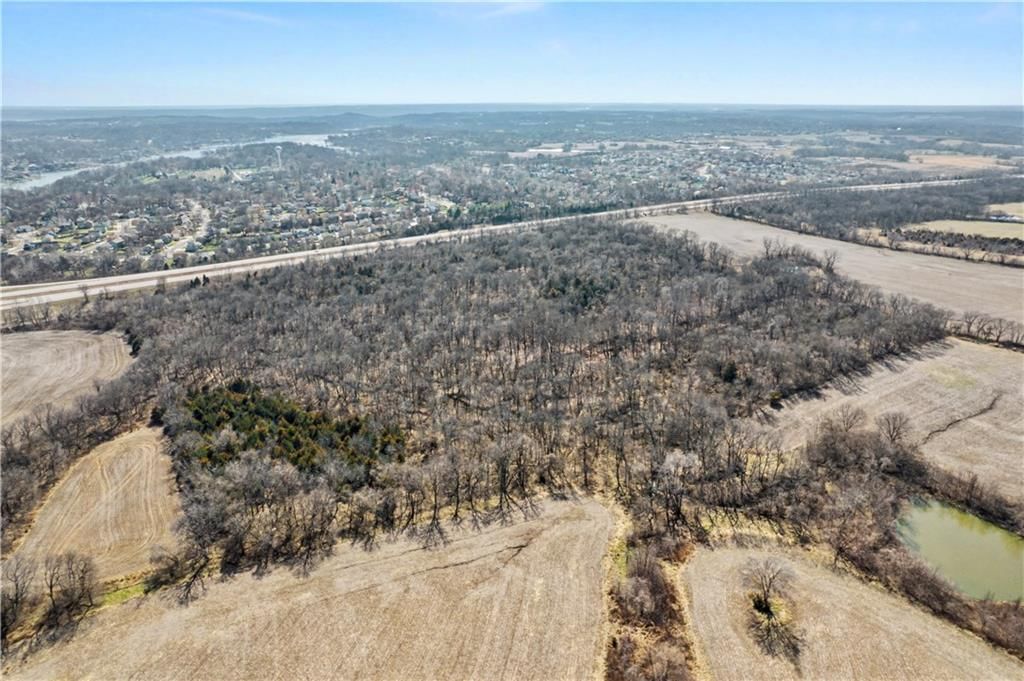 Outer Road West & N Amity Avenue — photo 4