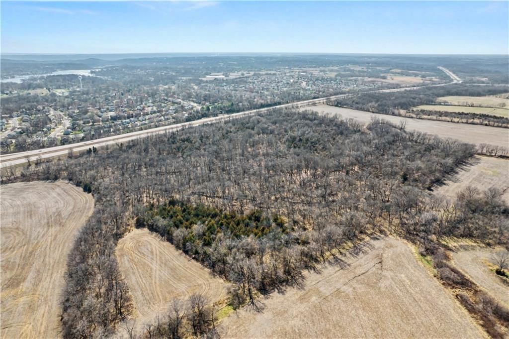 Outer Road West & N Amity Avenue — photo 10