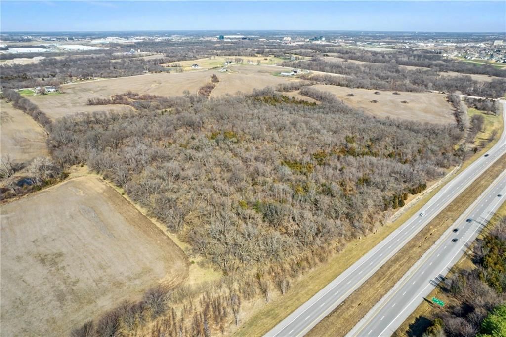 Outer Road West & N Amity Avenue — photo 17