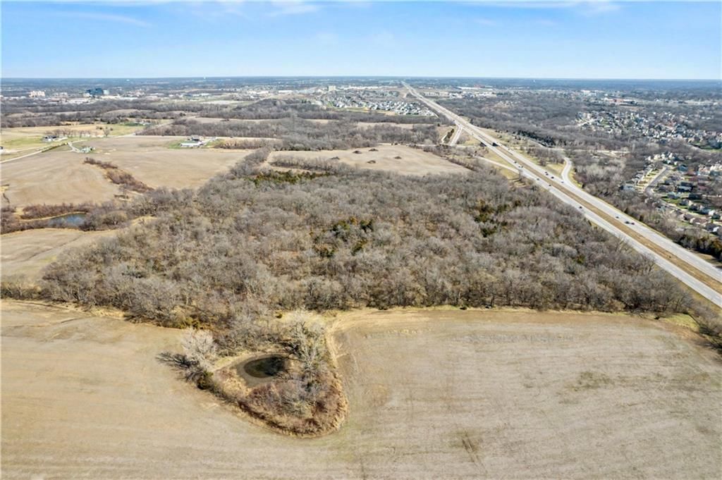 Outer Road West & N Amity Avenue — photo 18