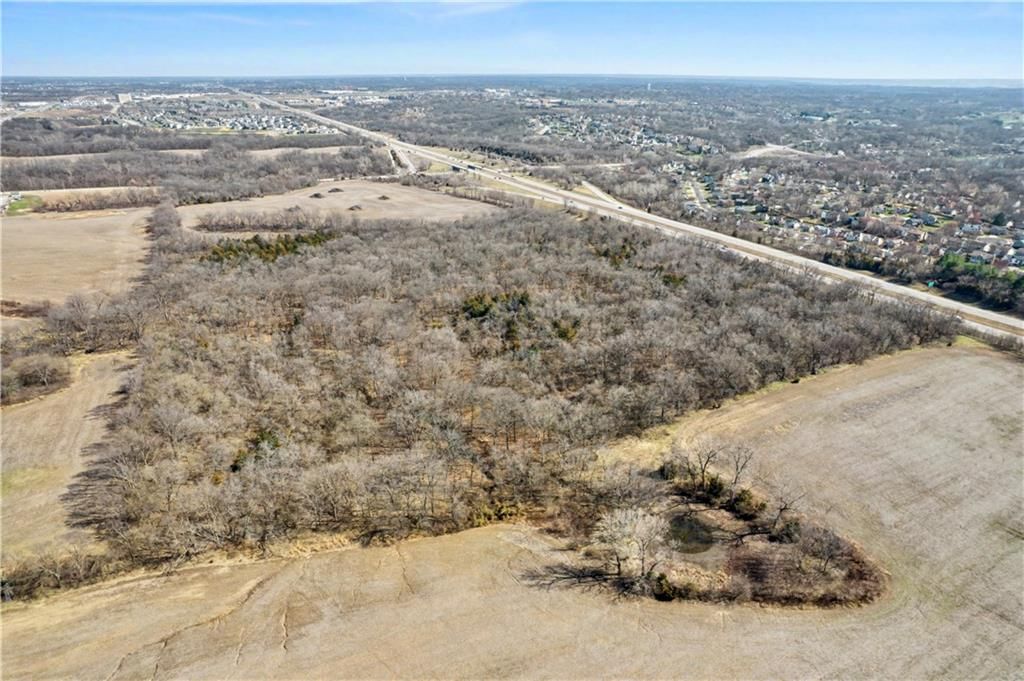 Outer Road West & N Amity Avenue — photo 20