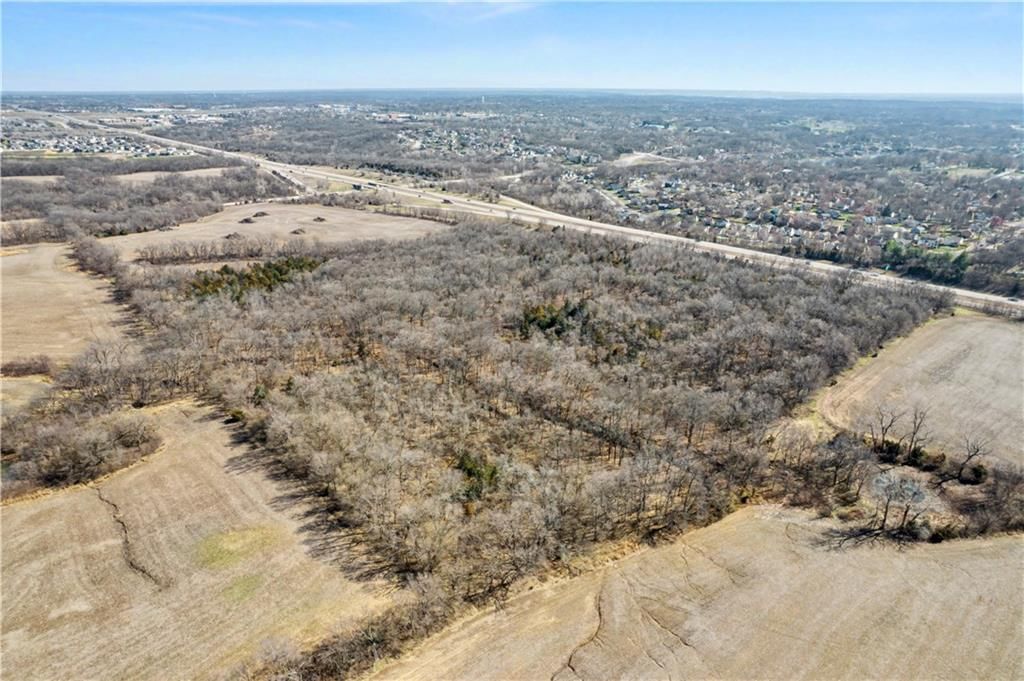 Outer Road West & N Amity Avenue — photo 21