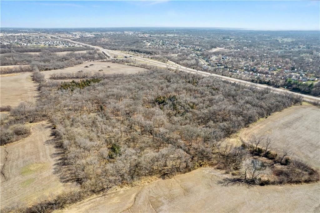 Outer Road West & N Amity Avenue — photo 22