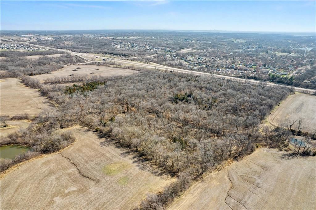 Outer Road West & N Amity Avenue — photo 23
