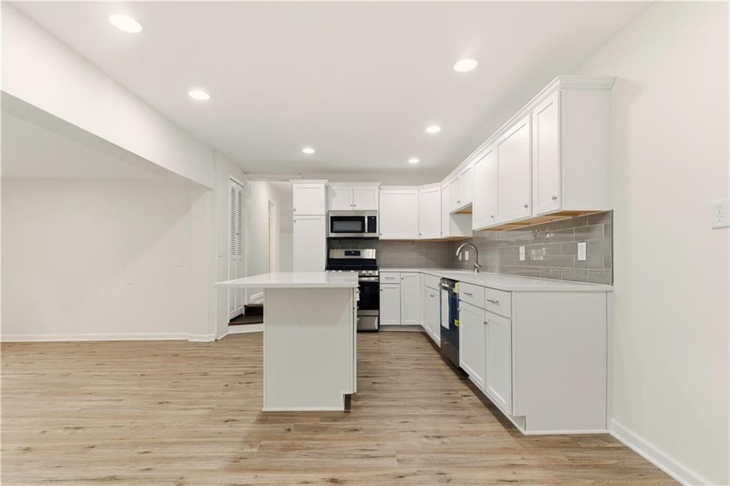 8100 Lowell Avenue — photo 17