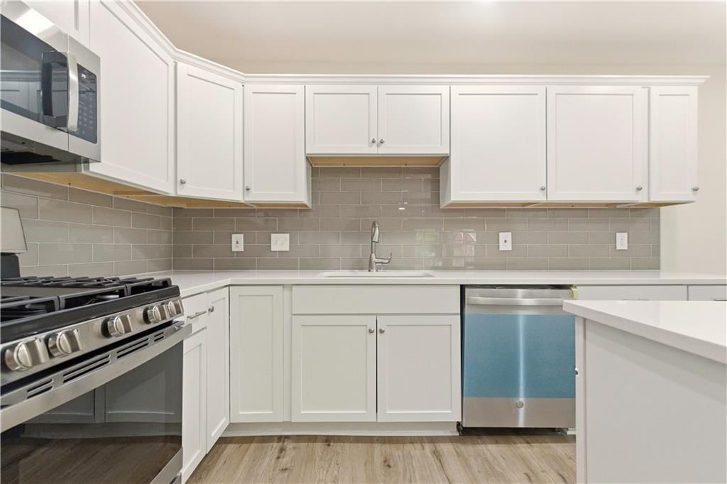 8100 Lowell Avenue — photo 22