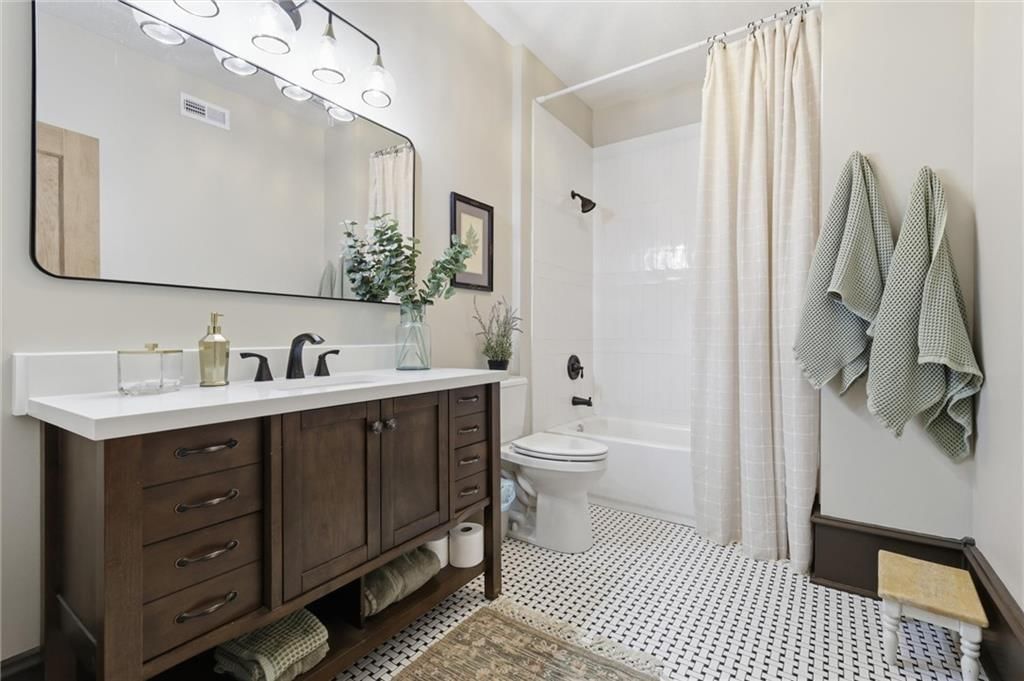 1217 E ARMOUR Boulevard — photo 33