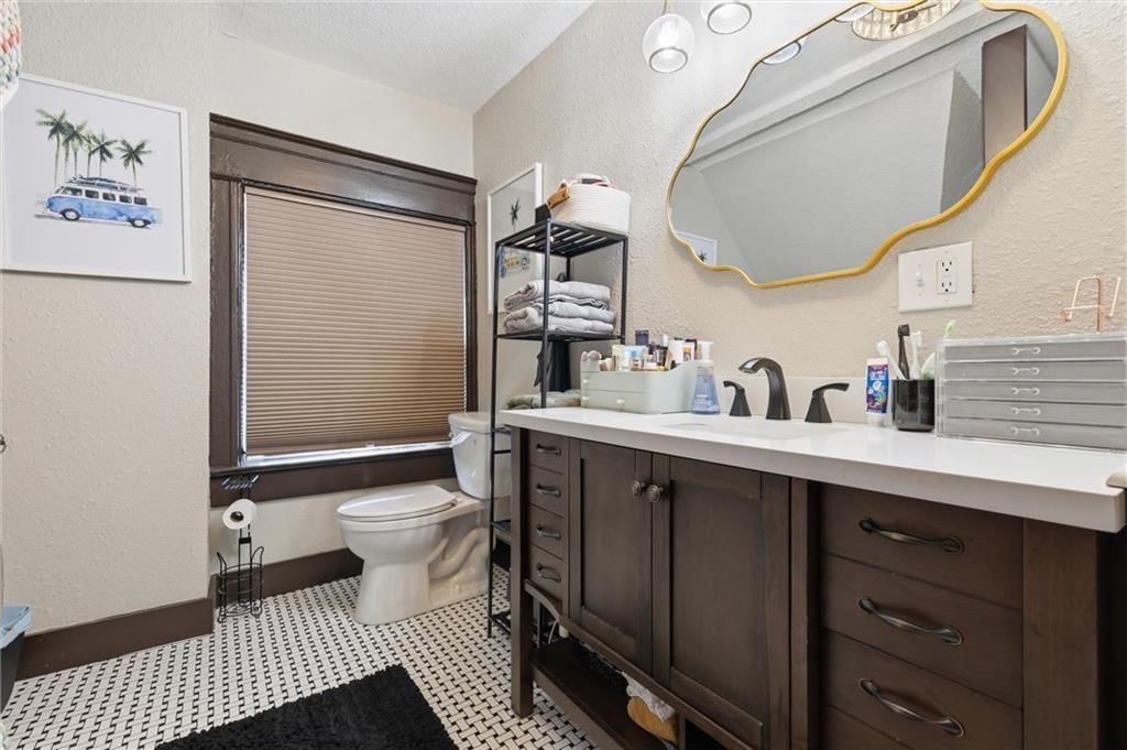 1217 E ARMOUR Boulevard — photo 42