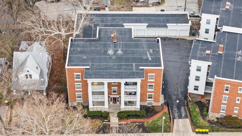 4227 Oak Street — photo 31