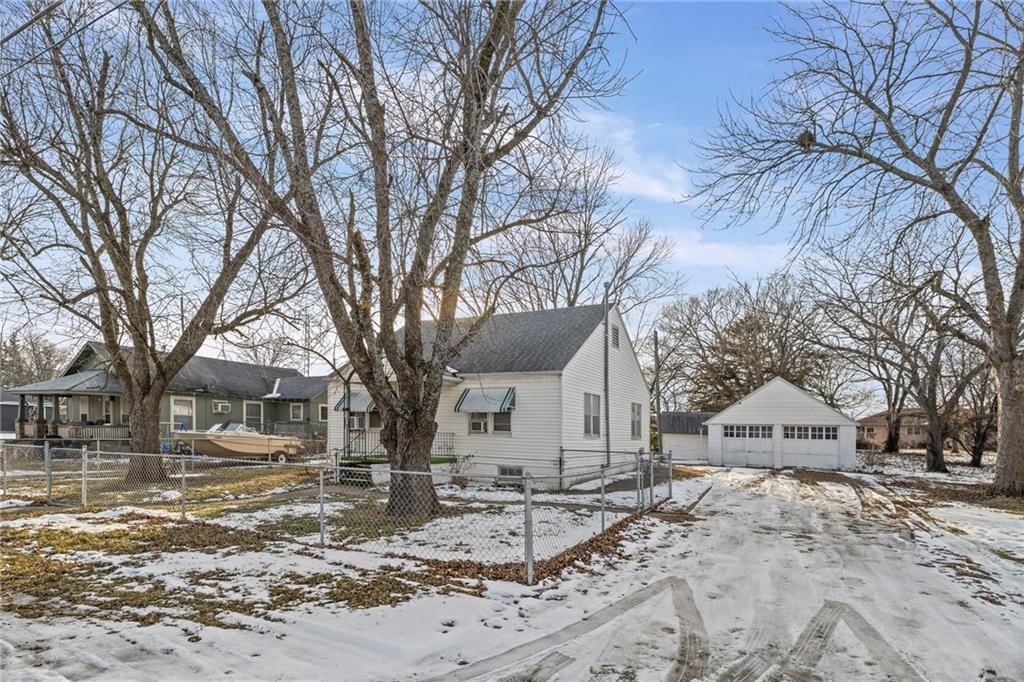 509 N Oak Street — photo 3