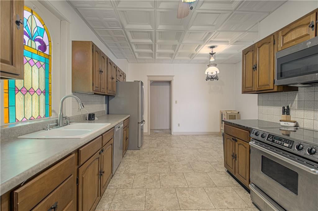 1909 South Street — photo 11