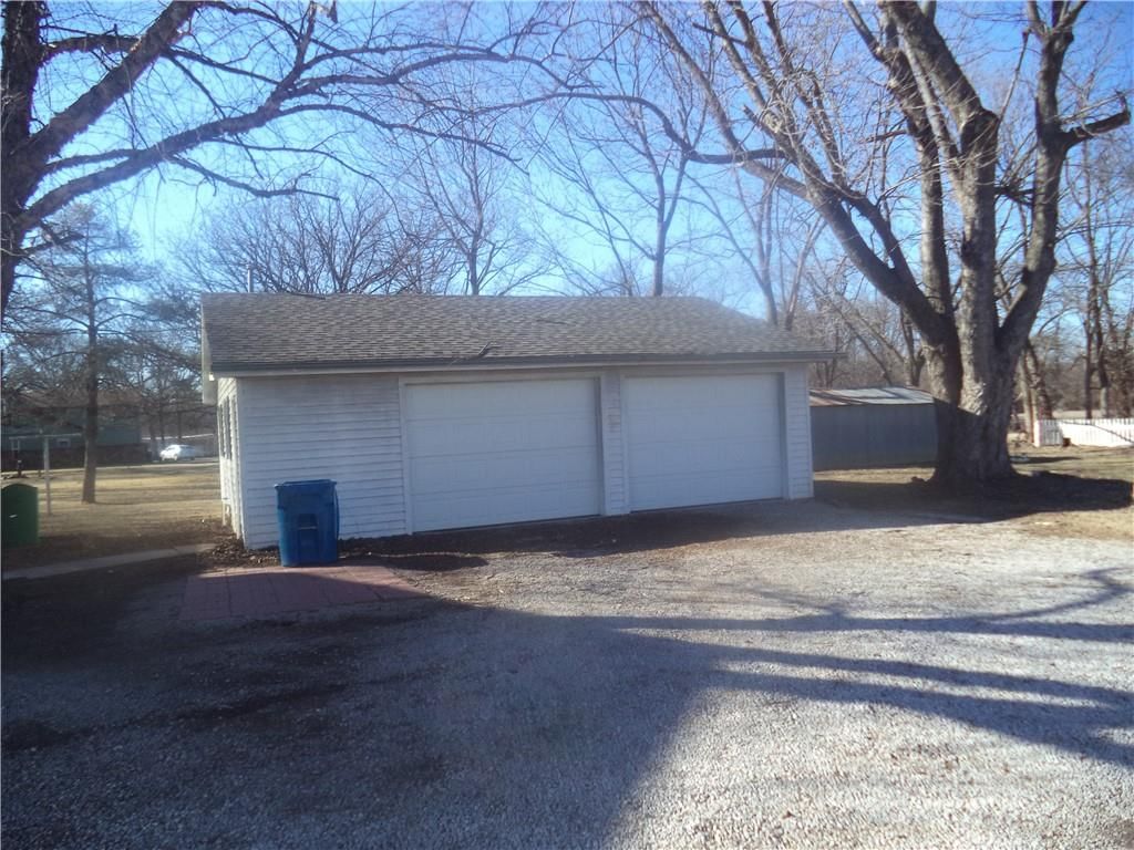 326 E Maple Street — photo 6