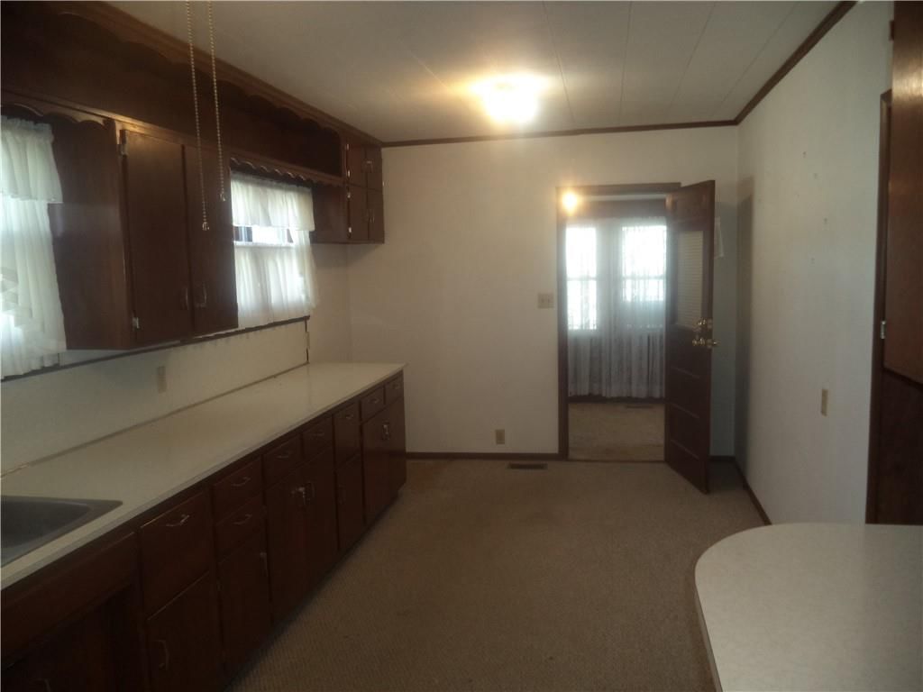 326 E Maple Street — photo 9