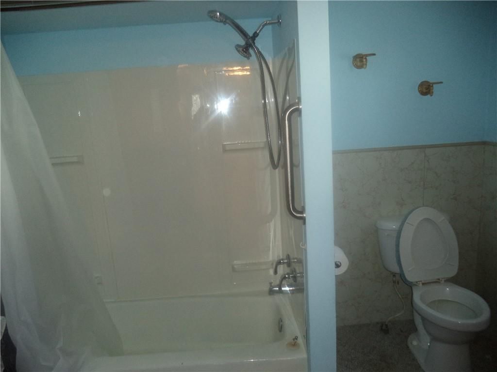 326 E Maple Street — photo 12
