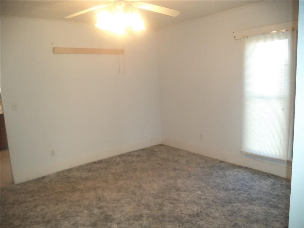 326 E Maple Street — photo 16