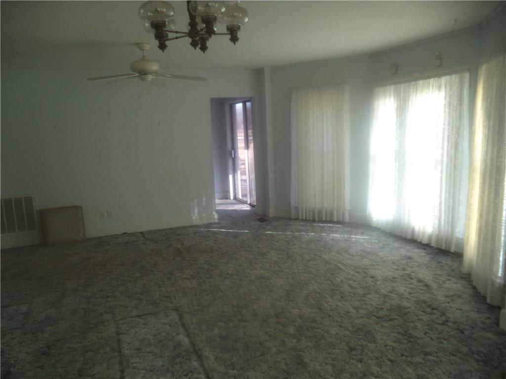 326 E Maple Street — photo 17