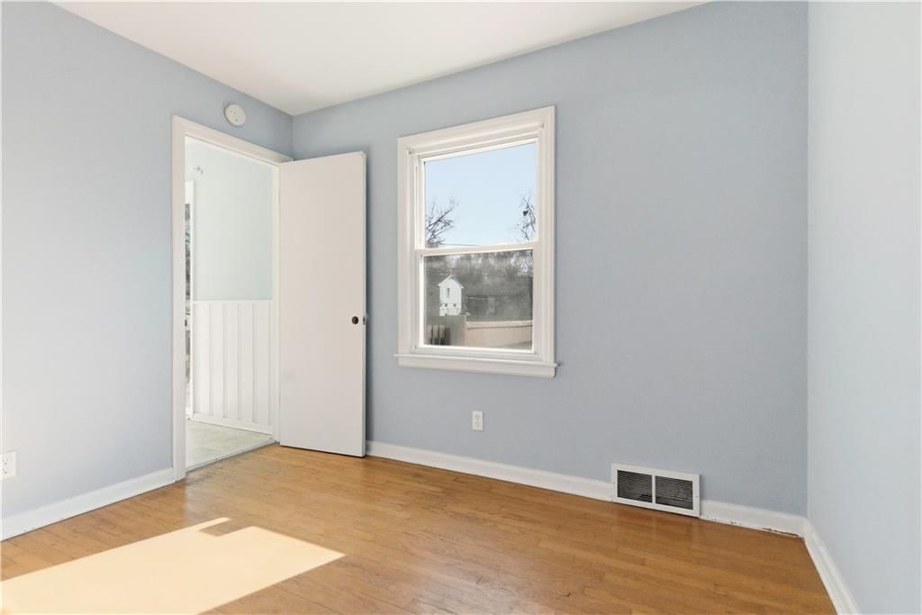 409 E 90th Street — photo 14
