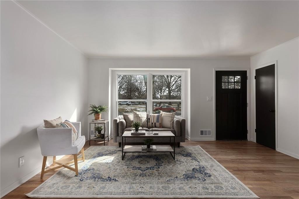 9822 England Drive — photo 3