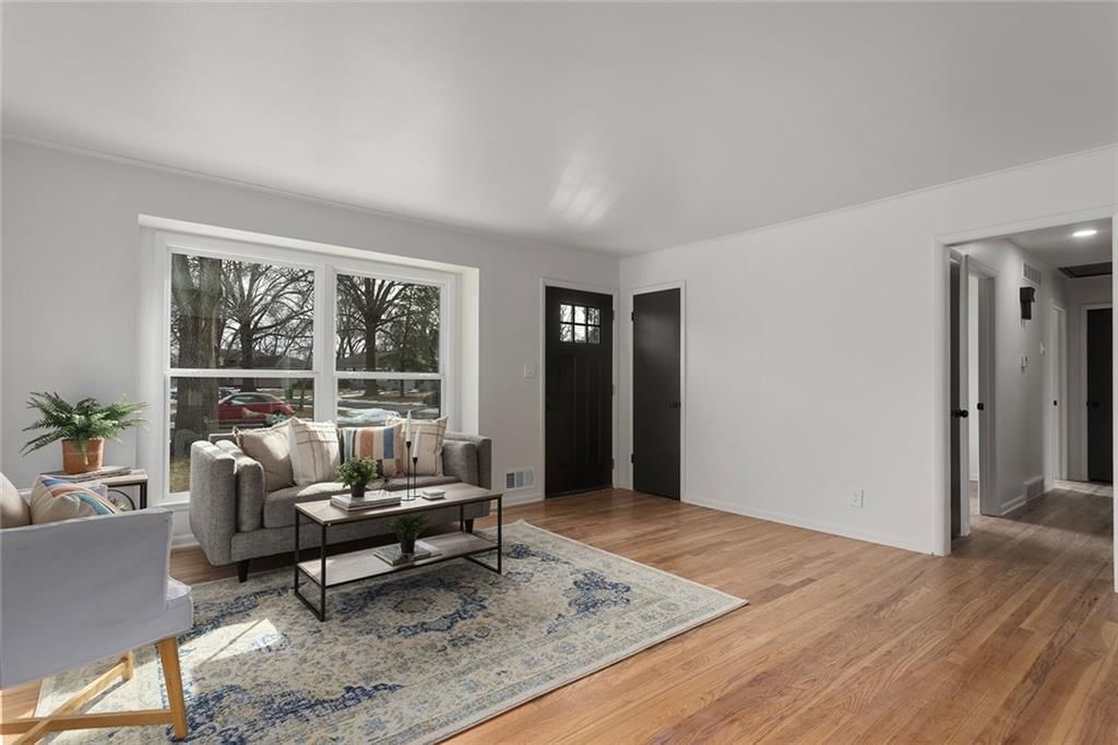 9822 England Drive — photo 4