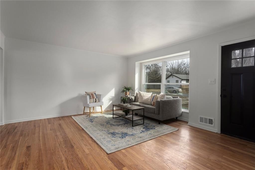 9822 England Drive — photo 6