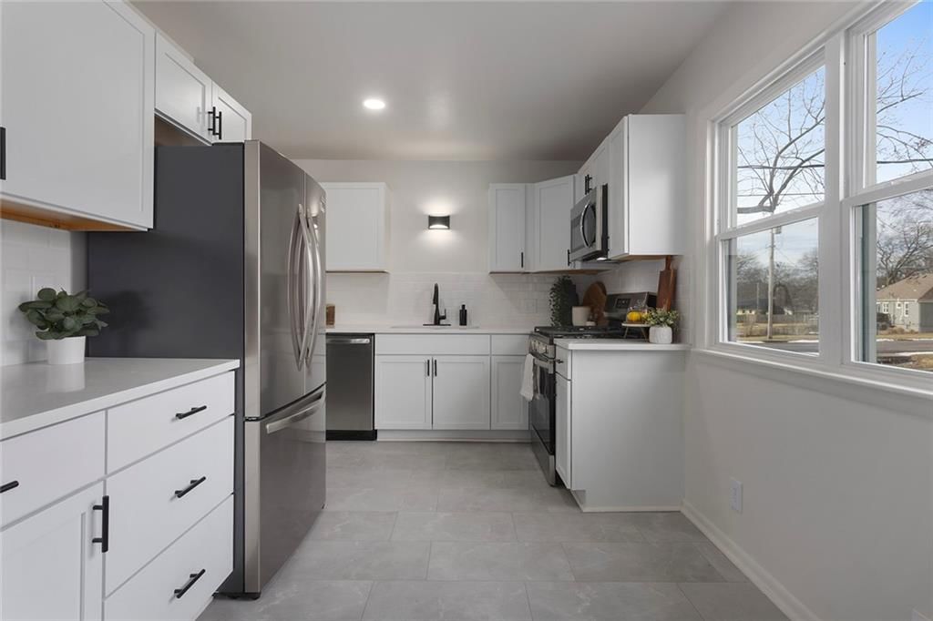 9822 England Drive — photo 7