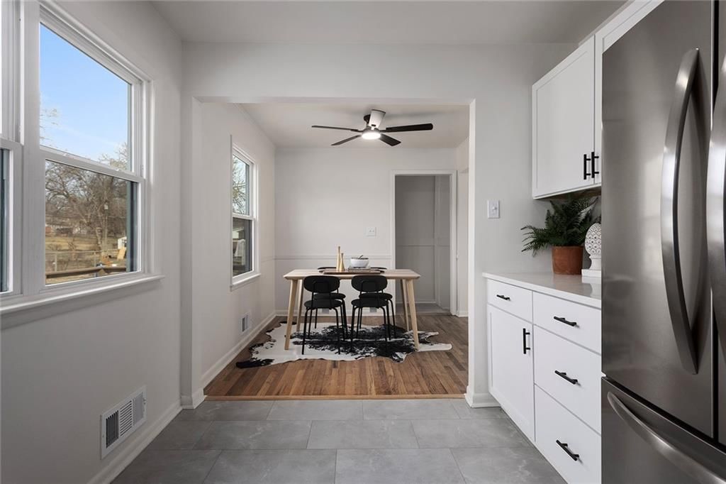 9822 England Drive — photo 10