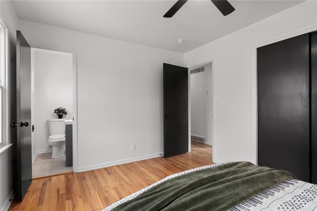 9822 England Drive — photo 14