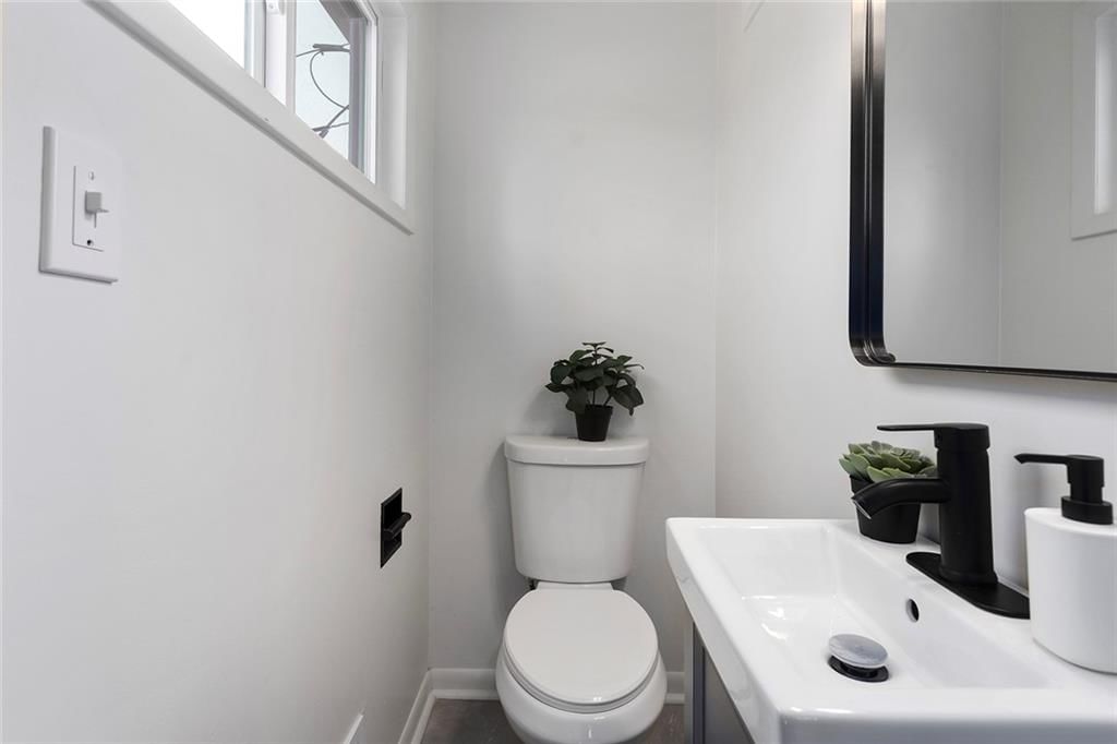 9822 England Drive — photo 15