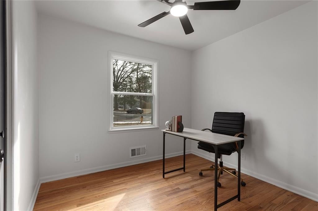 9822 England Drive — photo 18
