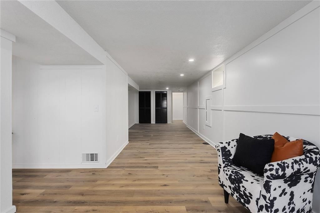 9822 England Drive — photo 23