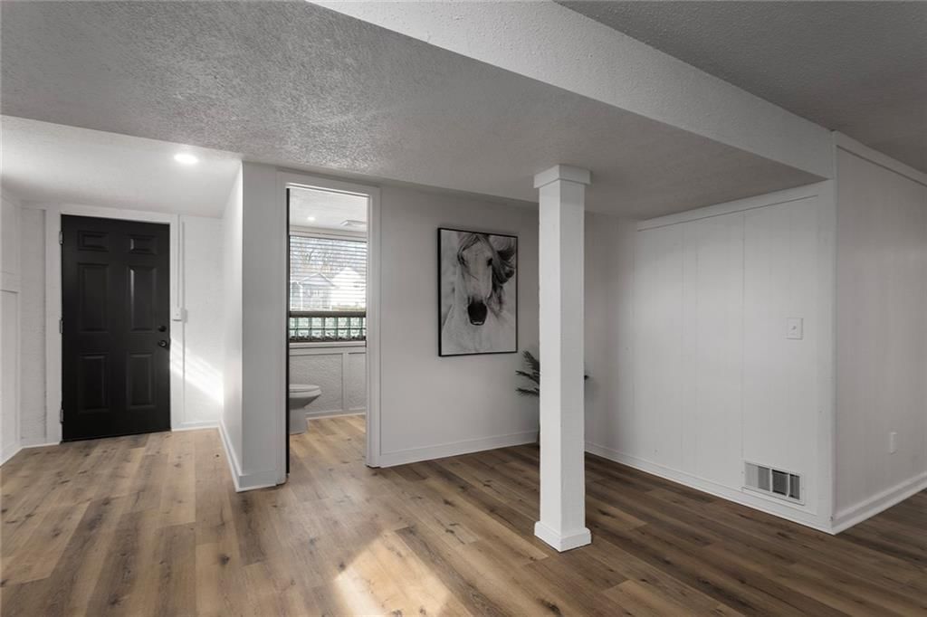 9822 England Drive — photo 24