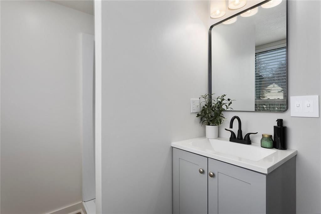 9822 England Drive — photo 26