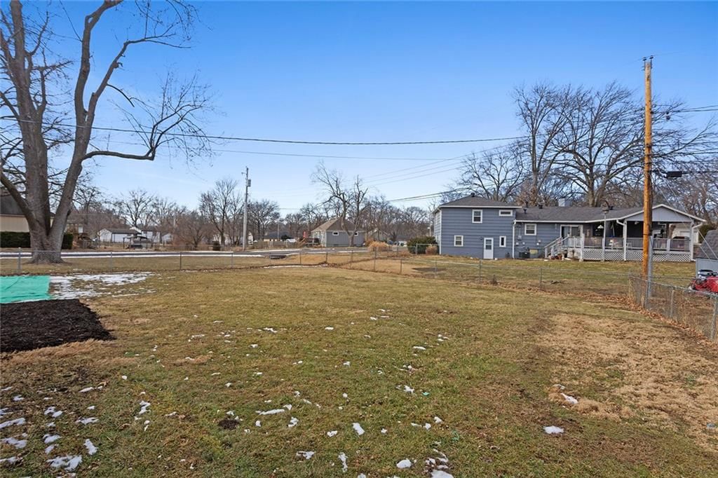 9822 England Drive — photo 33