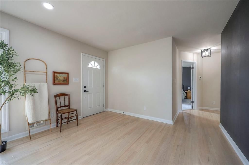 6422 Spring Avenue — photo 11