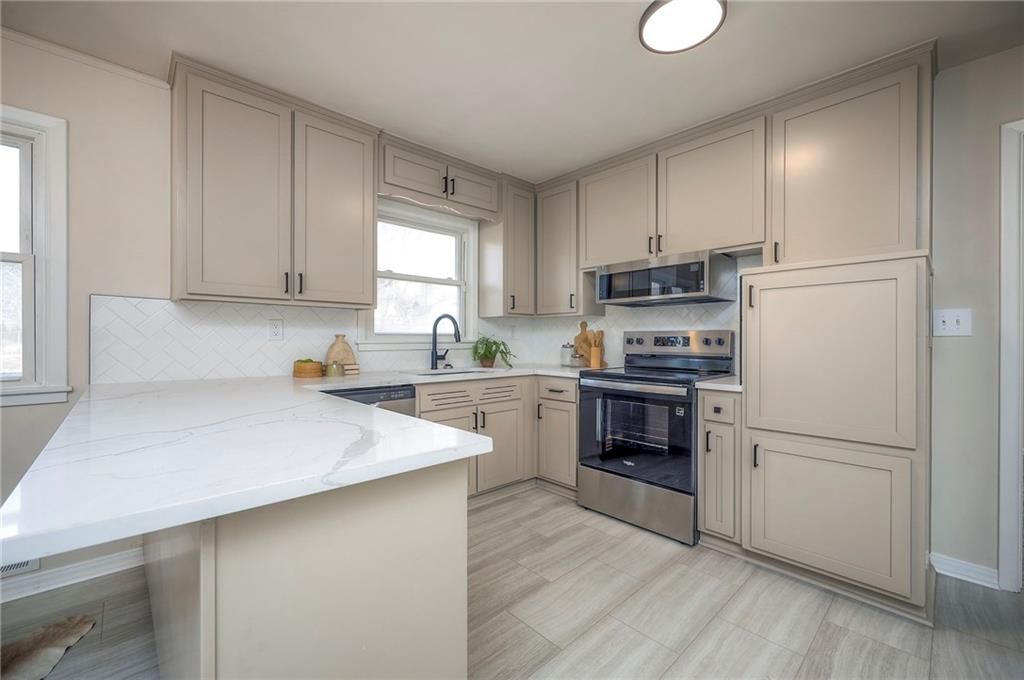 6422 Spring Avenue — photo 13