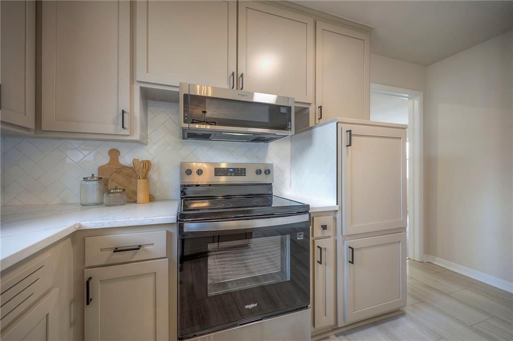6422 Spring Avenue — photo 16