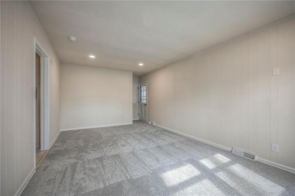 6422 Spring Avenue — photo 19