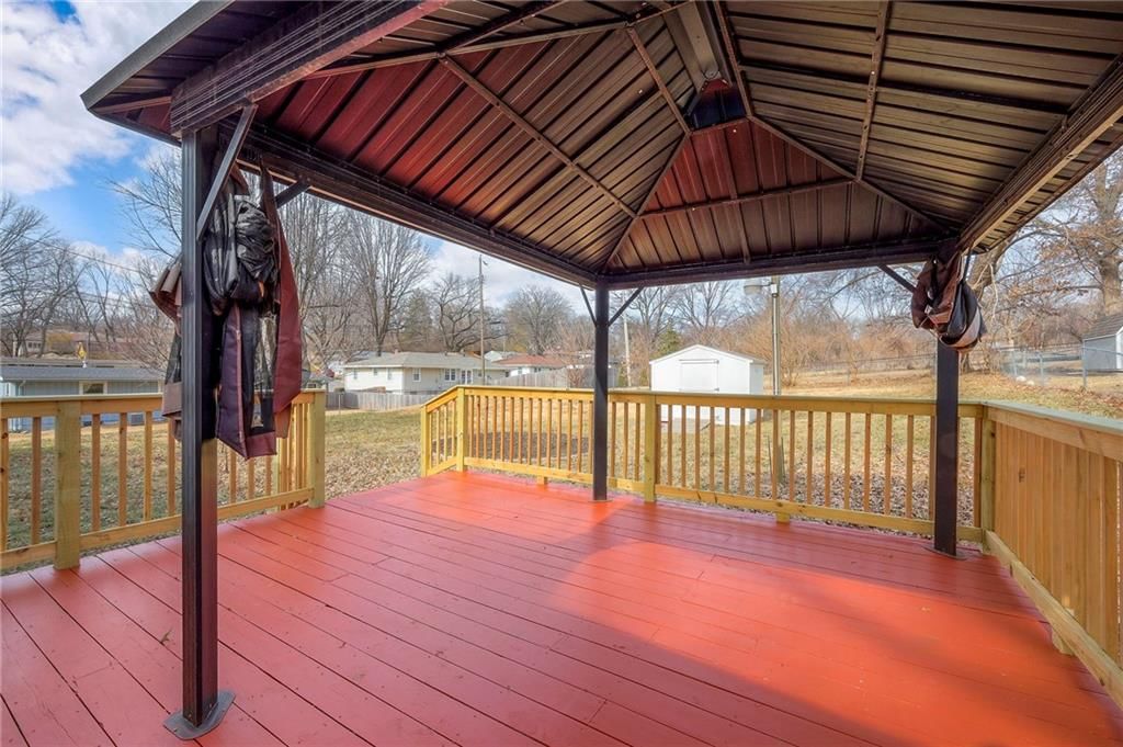 6422 Spring Avenue — photo 35