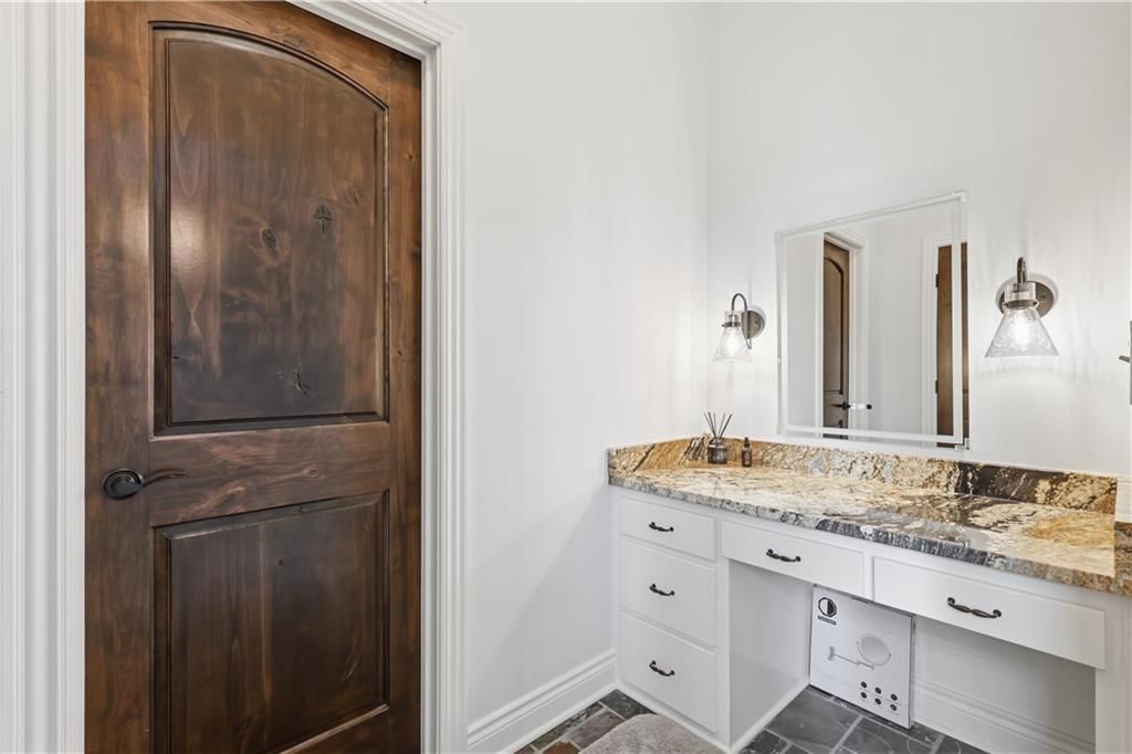 10619 N Garfield Avenue — photo 40