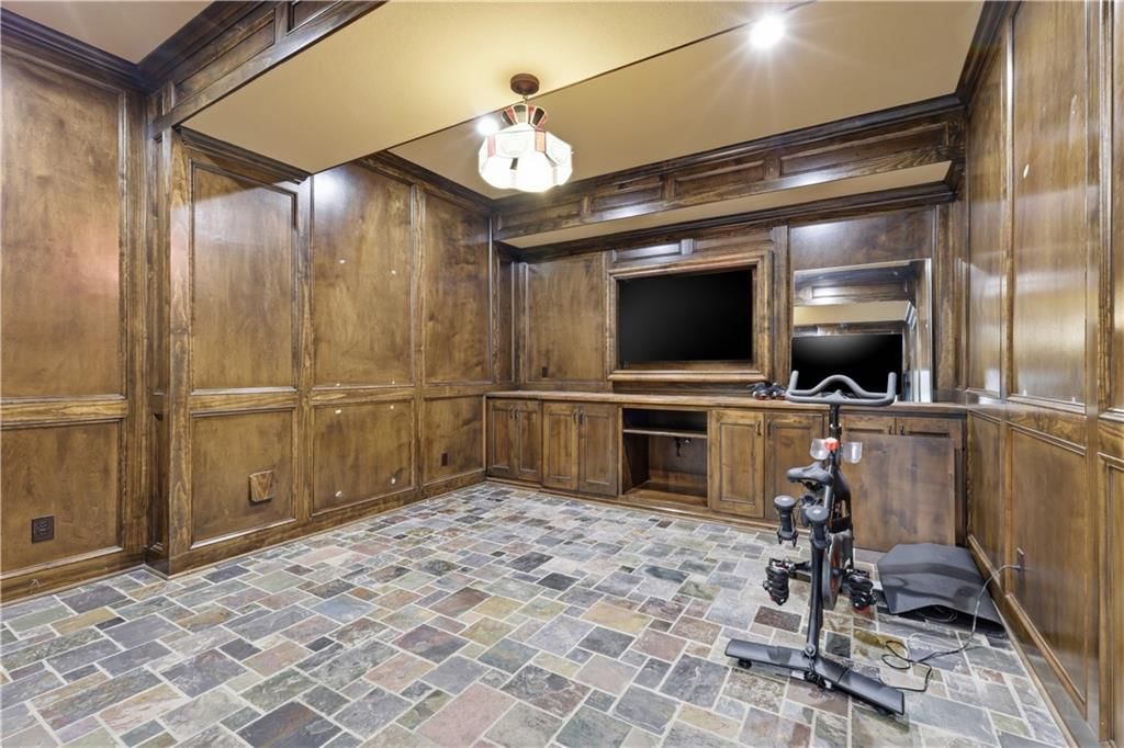 10619 N Garfield Avenue — photo 42