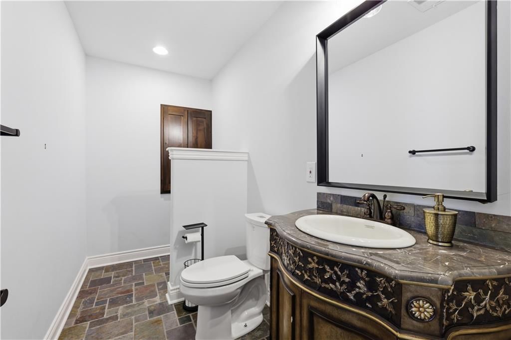 10619 N Garfield Avenue — photo 43