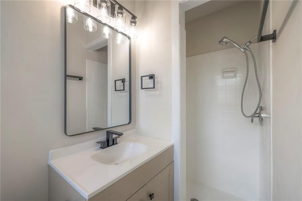 5729 Laurel Avenue — photo 18