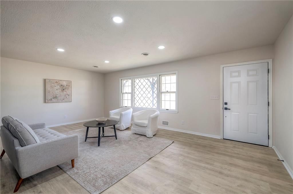 5729 Laurel Avenue — photo 31