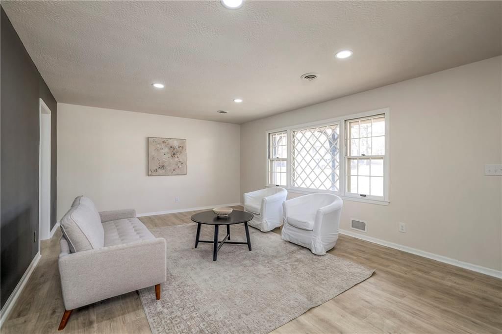 5729 Laurel Avenue — photo 32